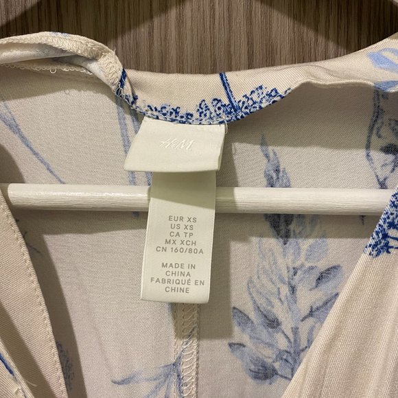 H&M Tie-Belt Kaftan - Picture 5 of 6